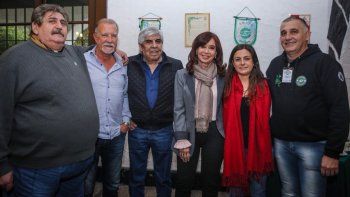 Enemigos íntimos: Cristina se reconcilió con Moyano y mandó una fuerte señal desde un acto de SMATA