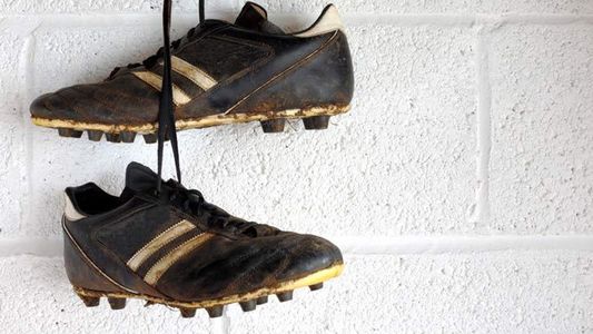 ¿Un reconocido delantero anunció su retiro?