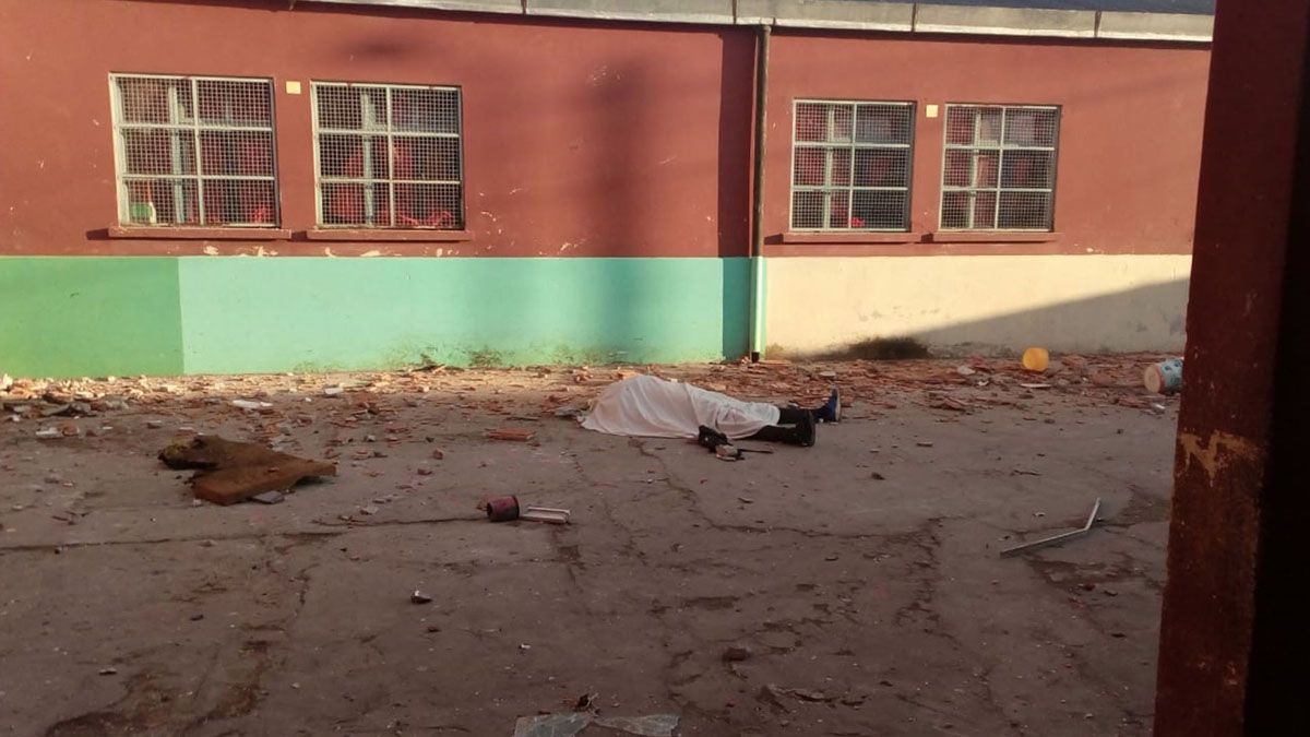 La explosión en la escuela rural provocó dos víctimas fatales y una herida de gravedad.
