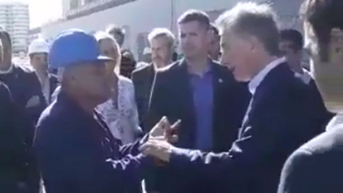 Desde el Gobierno desmienten la suspensión del obrero que se quejó ante Macri: Es una mentira más grande que una casa
