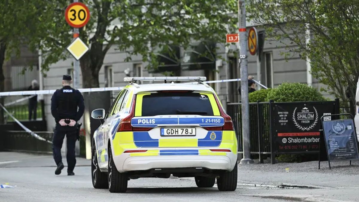 La policía sueca busca al asesino que disparó contra peatones desde una patineta eléctrica. (Foto: Gentileza The Sun)