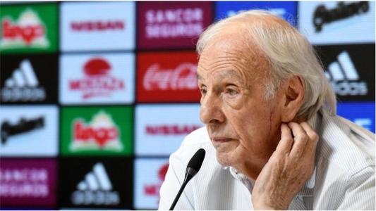 Preocupación por la salud de César Luis Menotti: está internado con un cuadro de anemia