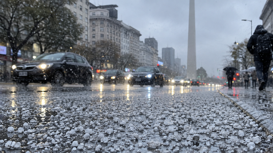 Alerta en el AMBA por la posible llegada de graupel: qué es y cuándo podría caer