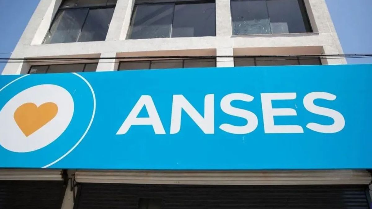 ANSES paga un triple BONO en MARZO para este grupo de beneficiarios (