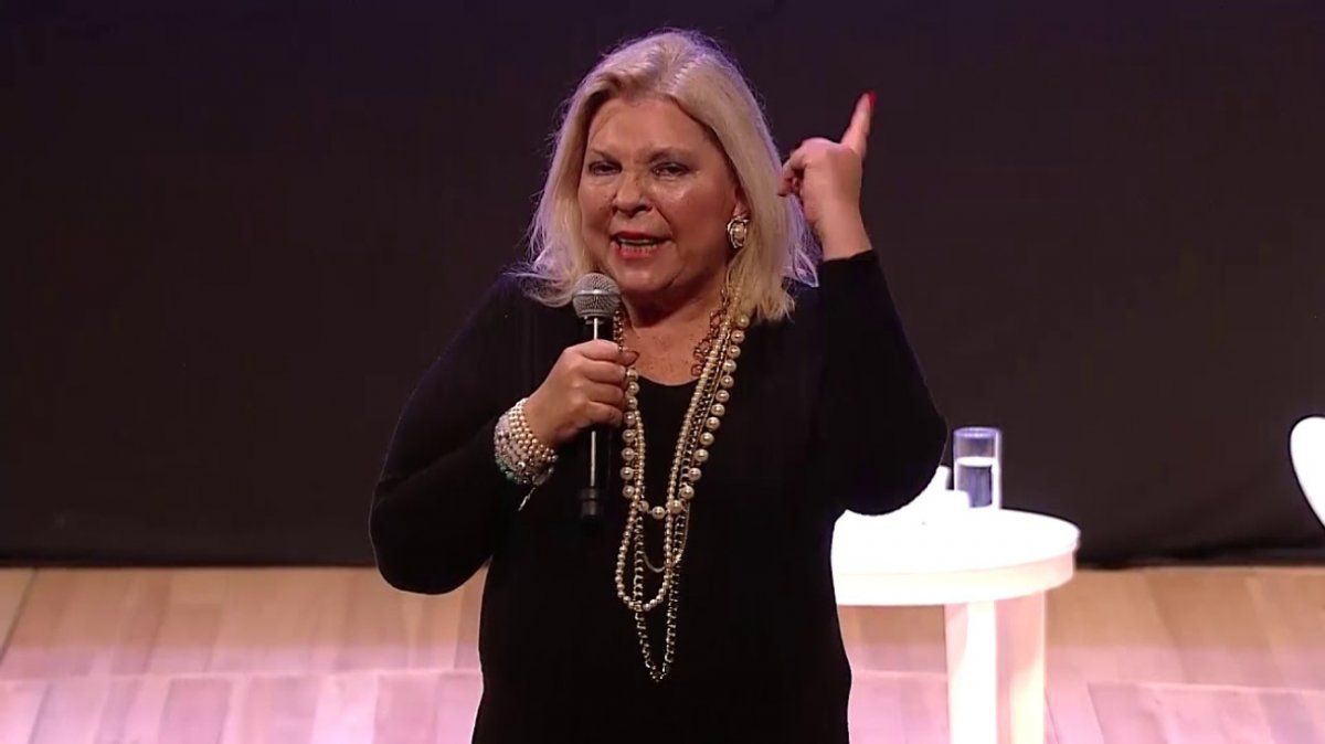 Elisa Carrió criticó a Mauricio Macri por vacunarse contra el coronavirus en Miami y dijo que trabajará por la unidad de Juntos por el Cambio. Foto: Archivo