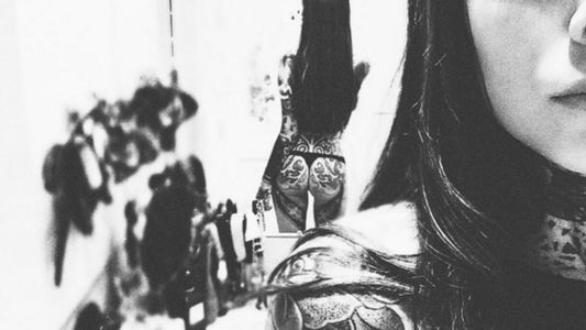 Candelaria Tinelli mostró su cola toda tatuada