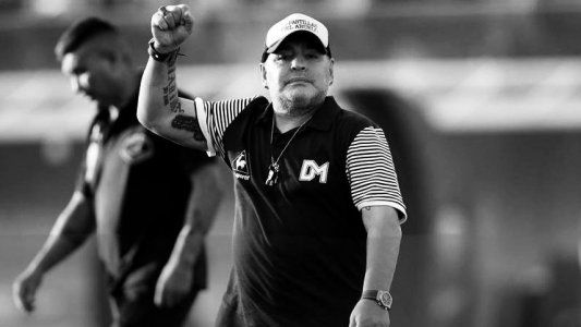 El médico de Maradona anunció: Diego se podrá ir de alta entre mañana y pasado, su evolución es muy buena