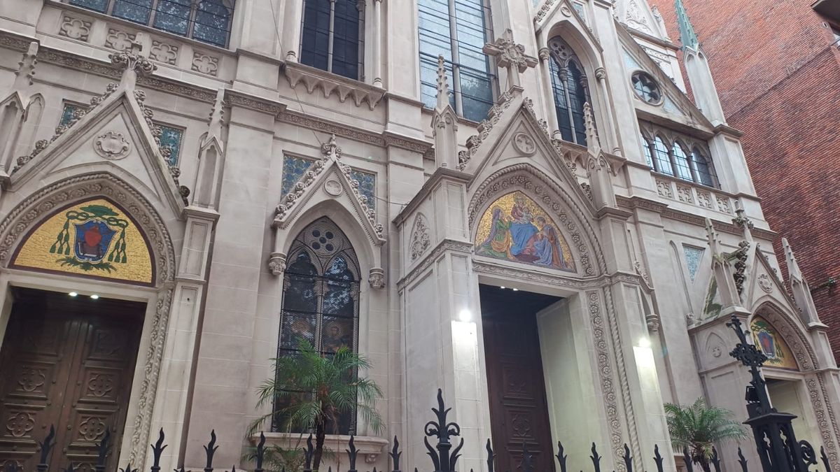 El nuevo papa brindó misa en una iglesia porteña. (Foto: A24).