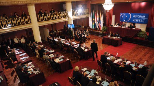 El kirchnerismo bloqueó nuevamente el análisis el informe Bachelet sobre Venezuela en el Parlasur