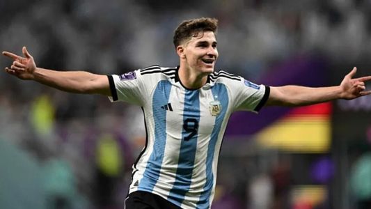 La histórica camiseta que donó Julián Álvarez al Museo de River y, ¿la chicana a Boca?