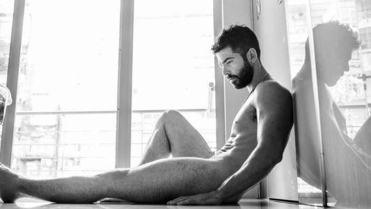 El desnudo completo de Nazareno Casero