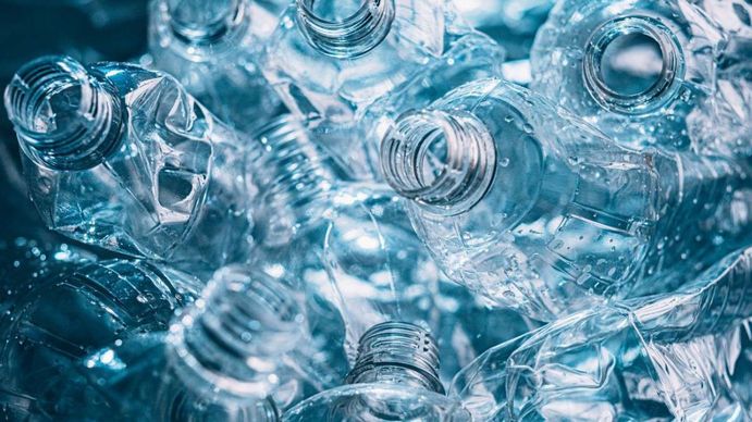 No tires las botellas de plástico vacías en tu casa, tenés un tesoro para reutilizar