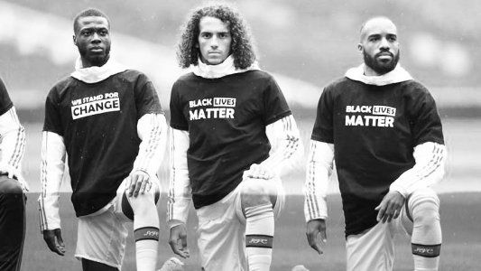 Premier League: los futbolistas llevarán la leyenda Black Lives Matter en sus camisetas en lugar de sus nombres