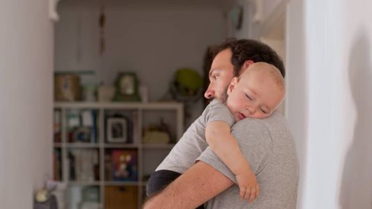 Día del padre: la decisión del Congreso que puede cambiar el curso de la licencia por paternidad