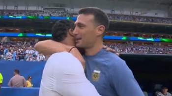 El llamativo regalo que el DT de Cabo Verde le hizo a Lionel Scaloni antes del partido con Argentina