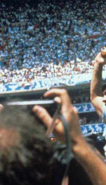 Emoción en el sorteo del Mundial Qatar 2022: el homenaje de la FIFA a Diego Armando Maradona