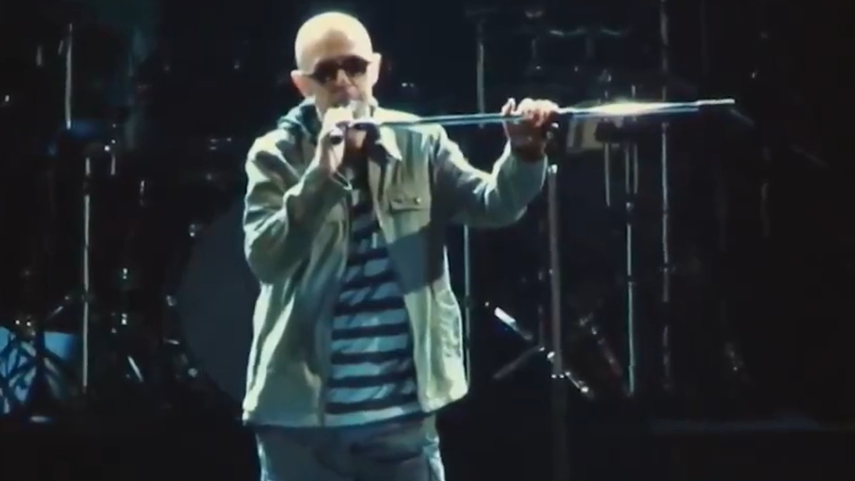 Así anunciaba el Indio Solari su enfermedad. (Foto: captura A24)