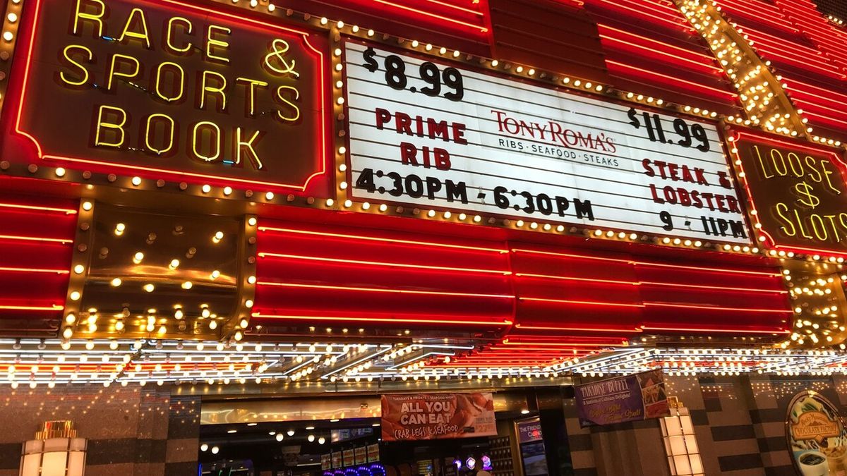 El blackjack, la ruleta, las tragamonedas… y un largo etcétera, han sido expuestos durante años en la gran pantalla, descubriendo a los espectadores los entresijos de este sector. El blackjack, la ruleta, las tragamonedas… y un largo etcétera, han sido expuestos durante años en la gran pantalla, descubriendo a los espectadores los entresijos de este sector.