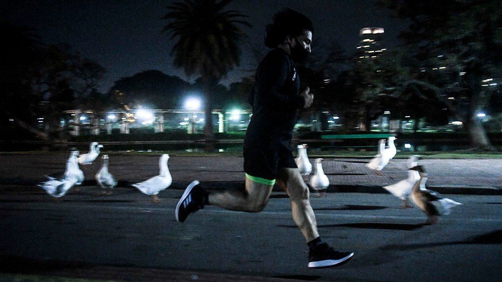 La Ciudad se llenó de porteños con ganas de hacer deporte, pero hubo complicaciones con el distanciamiento obligatorio
