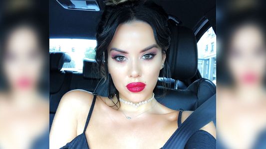 Karina Jelinek habló del hombre al que besa en un video: ¿Quién no dio un lenguetazo