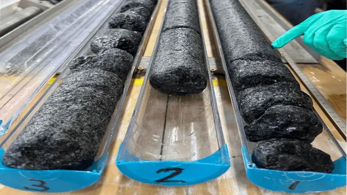Las barras de roca del manto tenían una extensión de un kilómetro y debieron ser trozadas. (Foto: Gentileza La república) 