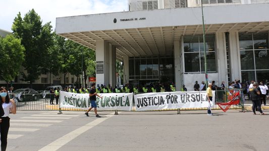 Femicidio de Úrsula Bahillo, la condena al asesino y la despedida de su mamá: Volá alto hija