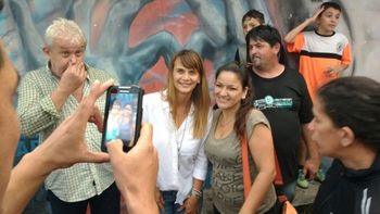 Amalia Granata dejó los flashes de lado para sumarse a un reclamo por un club rosarino