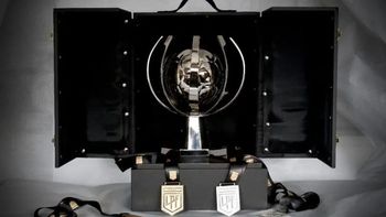 El trofeo de la Supercopa Internacional que disputarán Boca y Racing El trofeo de la Supercopa Internacional que disputarán Boca y Racing