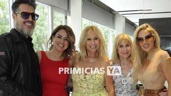 Las fotos del cumpleaños de Ana Rosenfeld con Marina Calabró y el apasionado beso de Rolando Barbano