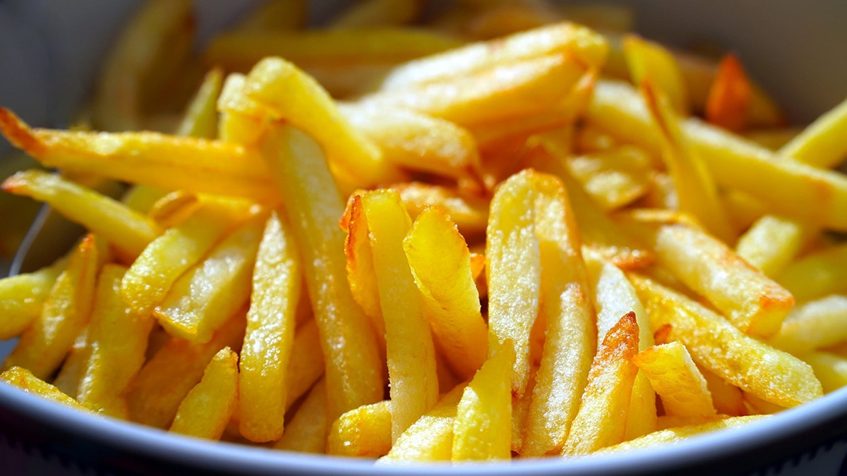 El arte de las papas de la receta fritas caseras: técnicas y consejos para  un resultado