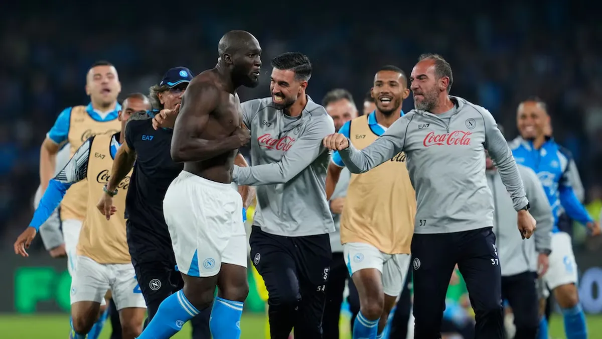 Romelu Lukaku sell&oacute; el 2-0 de Napoli ante Cagliari (Foto: REUTERS)