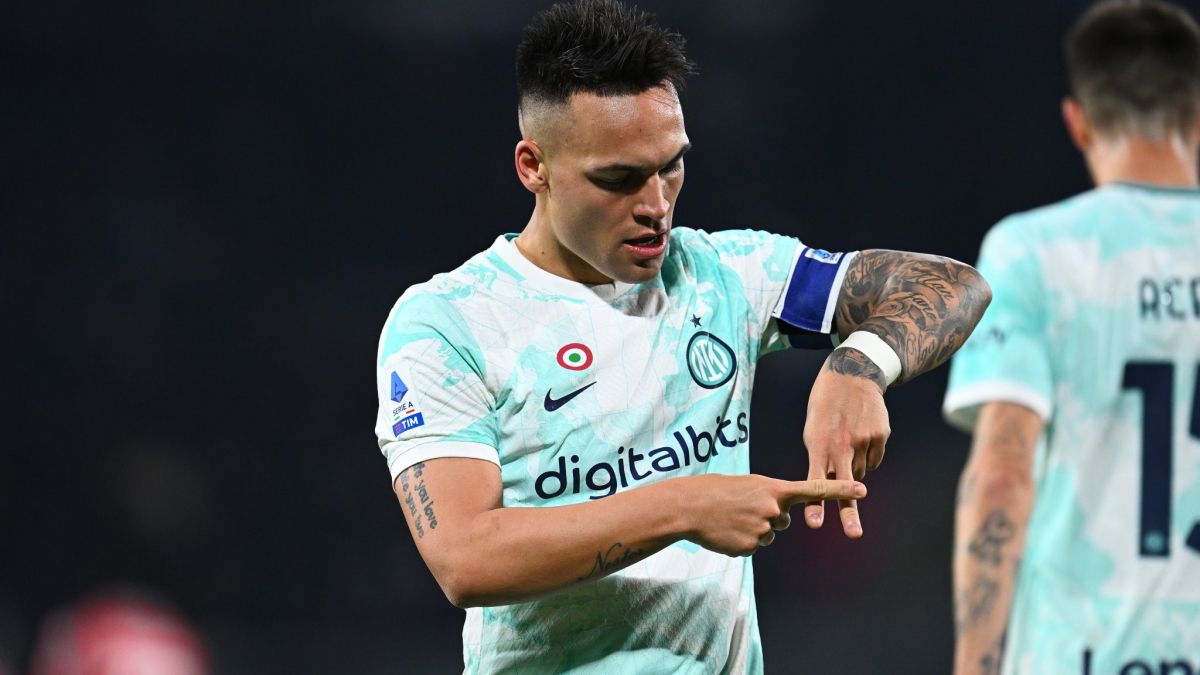 Lautaro Martínez celebra su segundo tanto dedicándoselo a su novia Agustina Gandolfo (Foto: Inter FC).