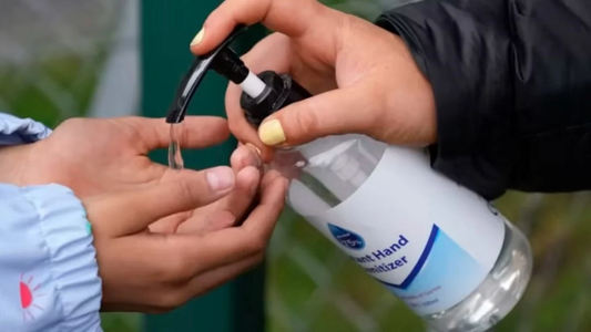 Maestra prendió fuego a un alumno cuando intentaba desinfectarlo con alcohol