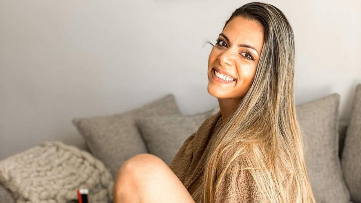 Belu Lucius mostró la marquita que le dejó el verano en la cola