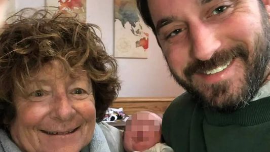 Estaba acusado de matar brutalmente a su mamá pero murió por atragantarse con papel higiénico húmedo