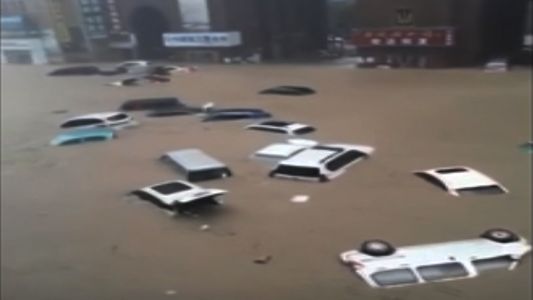 China: al menos 18 muertos y 200.000 evacuados por inundaciones devastadoras