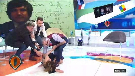 La cantante Daniela se desmayó en Intrusos mientras era entrevistada por Jorge Rial