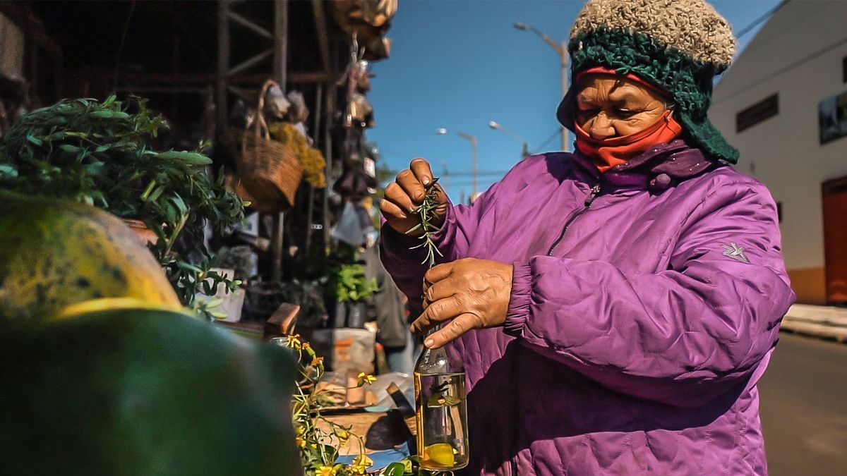 Todos los 1 de agosto se toma caña con ruda en homenaje a la Madre Tierra.&nbsp;