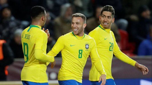 Brasil se lo dio vuelta sobre el final y le ganó 3-1 a República Checa