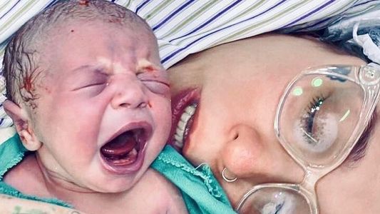 Andrea Valobra dió a luz a Eira