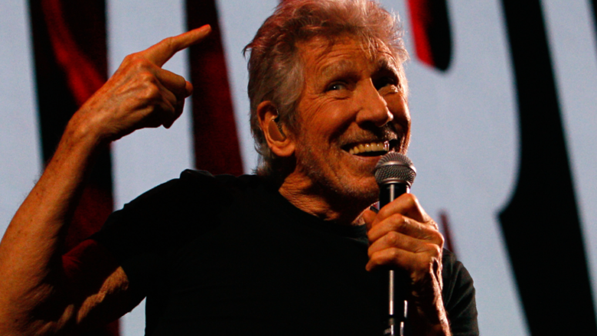 Roger Waters respondió a las críticas por vestir un traje neonazi en su show en Berlín.&nbsp;
