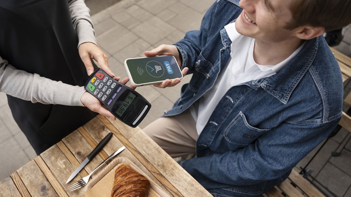 Las billeteras digitales son responsables de informar a la AFIP sobre las transacciones que superen los nuevos topes. (Foto Freepik)