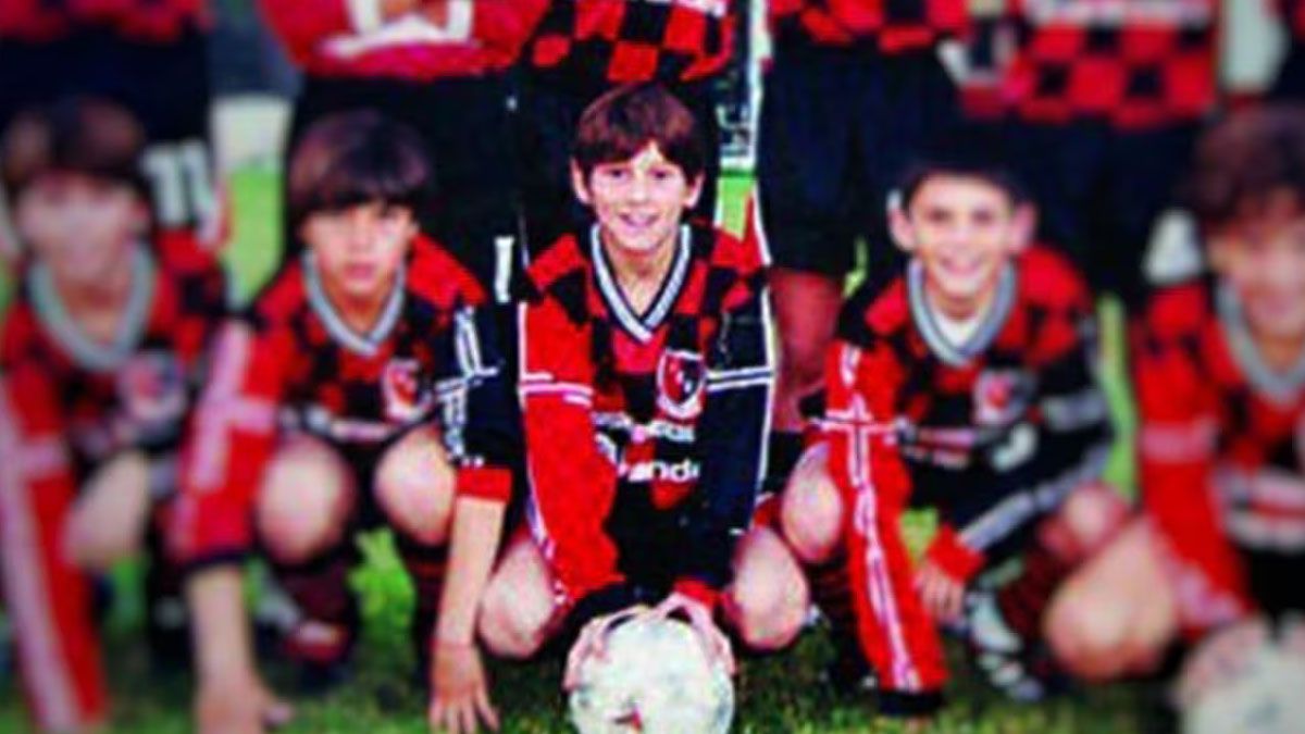 Revelaron el apodo desconocido que tenía Messi en las inferiores de Newells: Le decían...