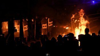 Otro día de batalla campal en Barcelona tras la condena a los independentistas: 40.000 personas coparon las calles