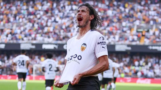 Edinson Cavani rescindió su contrato en Valencia y ¿hay acuerdo con Boca?