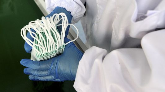 La ANMAT prohibió un barbijo: Cuál es y cómo identificarlo