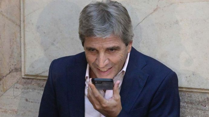 Luego de conocerse el dato de inflación de noviembre, el ministro Caputo hizo anuncios sobre el dólar