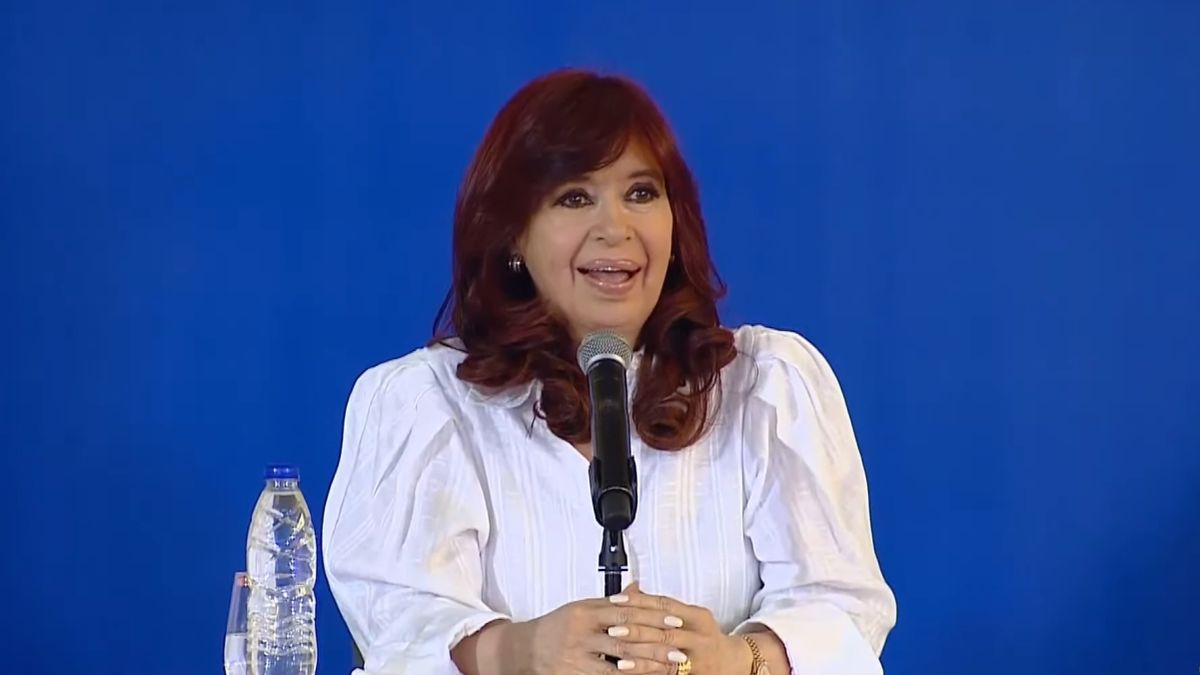 En su reaparición pública, Cristina Kirchner se refirió al al atentado del que fue víctima (Foto: Captura).