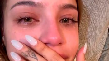 El peor momento de Emilia Mernes: la noticia devastadora que golpea fuerte en su carrera