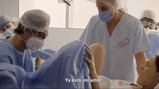 El reality de Pampita: Impactantes imágenes del parto de Ana